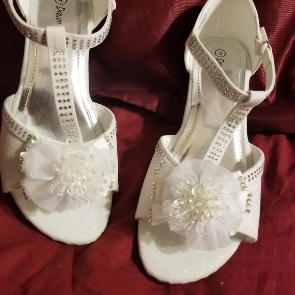 NIB DREAM PAIRS GIRLS SANDALS LOW HEEL DRESS PUMP ANKLE T STRAP FLOWER SHOES - Picture 2 of 10